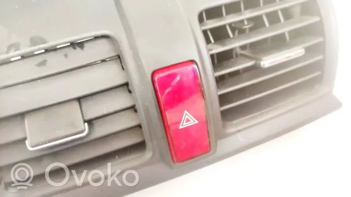 Honda CR-V Hazard light switch 