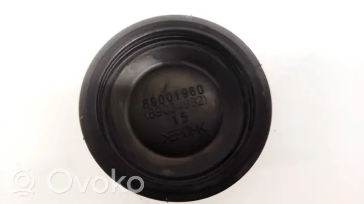 Toyota Corolla E120 E130 Osłona żarówki lampy przedniej 89001960