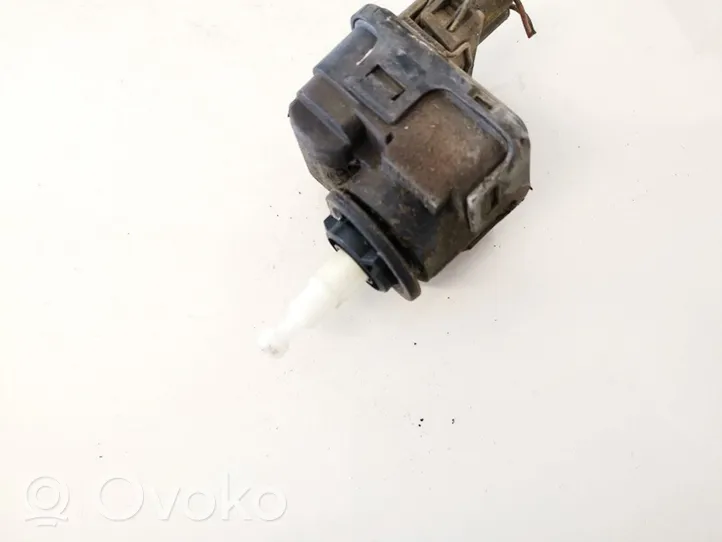Volkswagen Golf III Headlight level adjustment motor 00728200