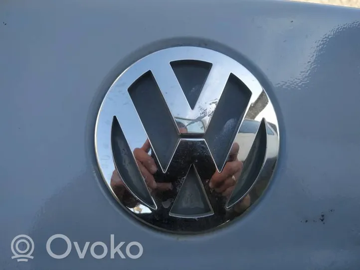 Volkswagen Jetta V Ražotāja emblēma 