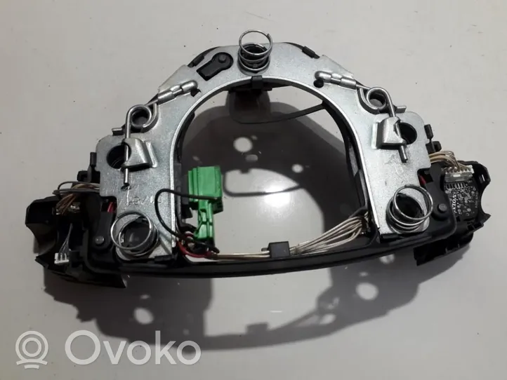 Volvo S60 Pulsanti/interruttori sul volante 8666884