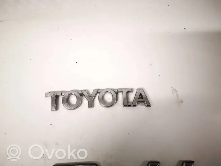 Toyota C-HR Mostrina con logo/emblema della casa automobilistica 