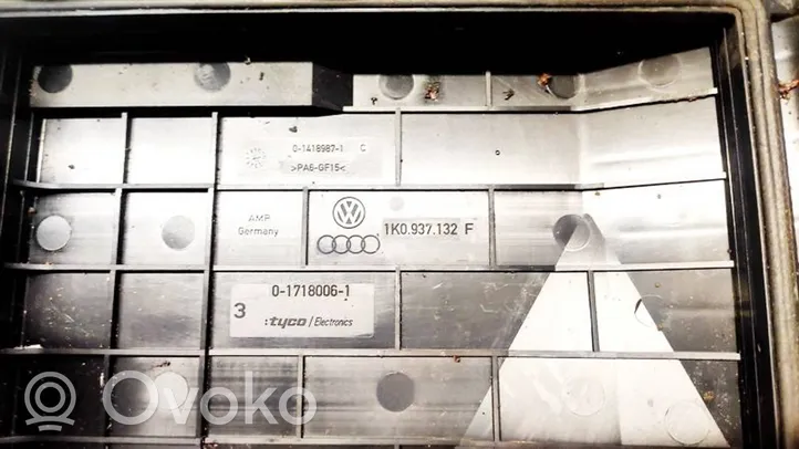Skoda Octavia Mk2 (1Z) Fuse box cover 1K0937132F