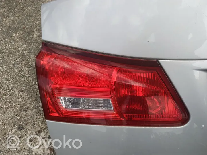 Lexus IS 220D-250-350 Lampy tylnej klapy bagażnika 