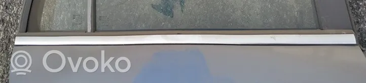 Opel Vectra C Listón embellecedor de la ventana de la puerta trasera 