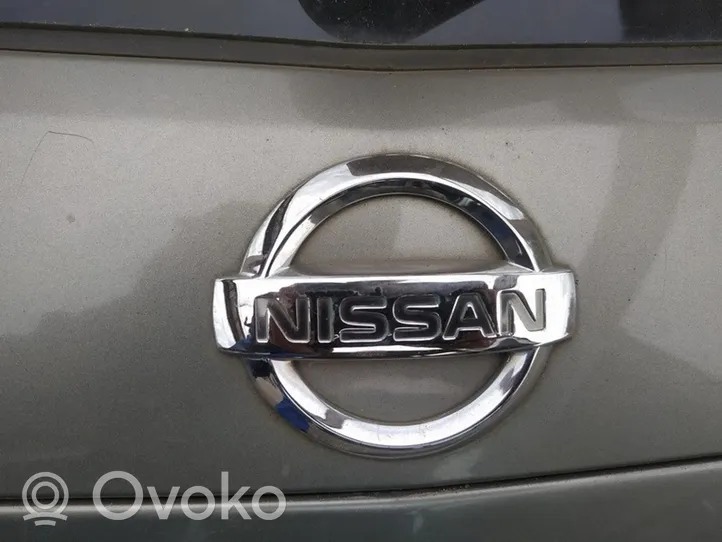 Nissan Primera Gamintojo ženkliukas 