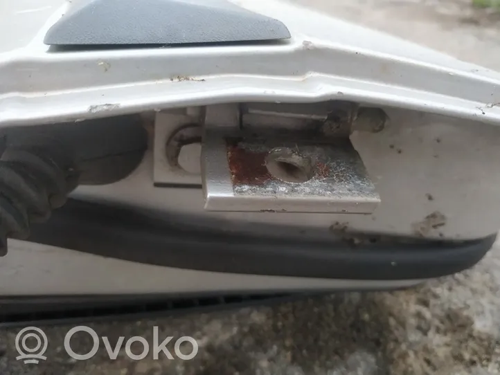 Volvo S60 Charnière inférieure de porte arrière 