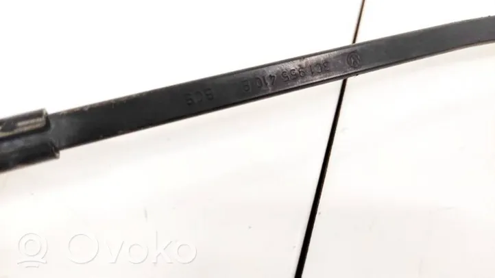 Volkswagen PASSAT B6 Front wiper blade arm 3C1955410B