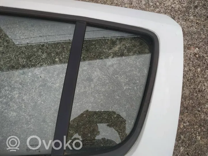 Dacia Sandero Rear vent window glass 