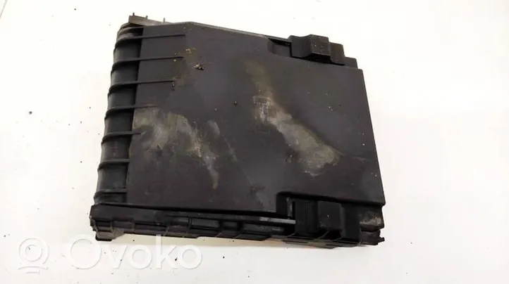 Volkswagen PASSAT B6 Fuse box cover 1K0937132F