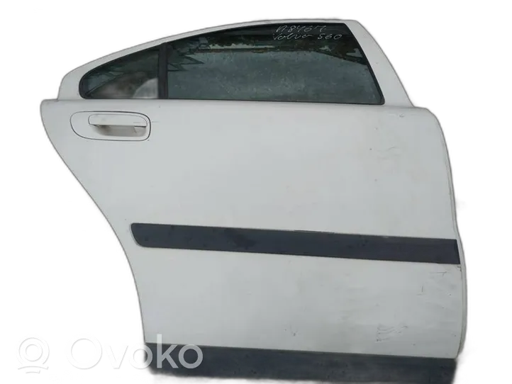 Volvo S60 Takaovi baltos
