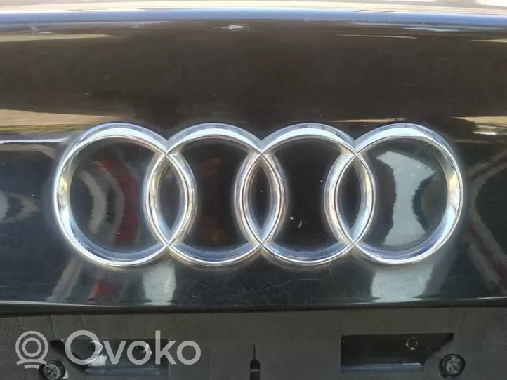 Audi A5 8T 8F Gamintojo ženkliukas 