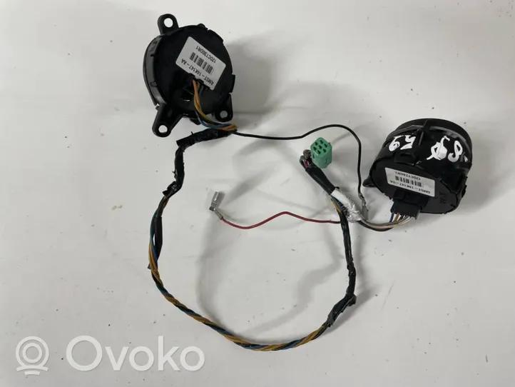 Ford Focus Boutons / interrupteurs volant dm5t14k147da