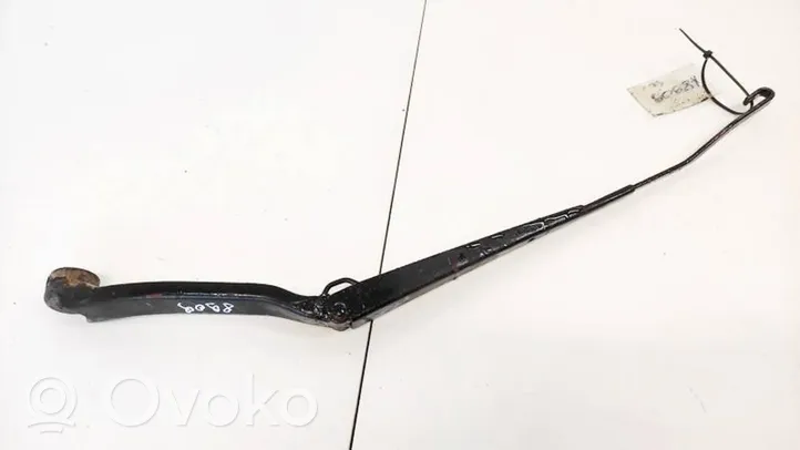 Mitsubishi Grandis Braccio della spazzola tergicristallo anteriore 