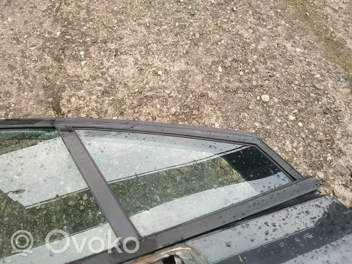 Citroen C4 I Mažasis "A" priekinių durų stiklas (keturdurio) 