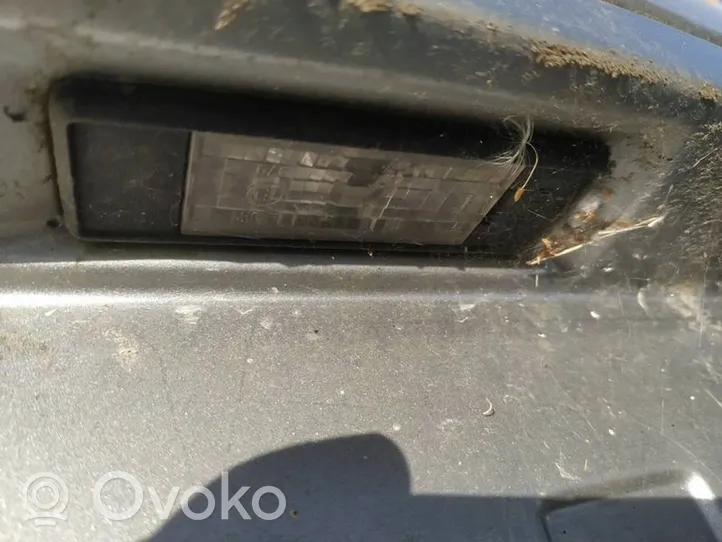 Nissan Primera Lampa oświetlenia tylnej tablicy rejestracyjnej 