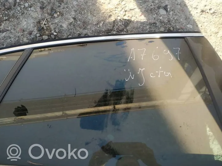 Volkswagen Jetta V Rear door window glass 