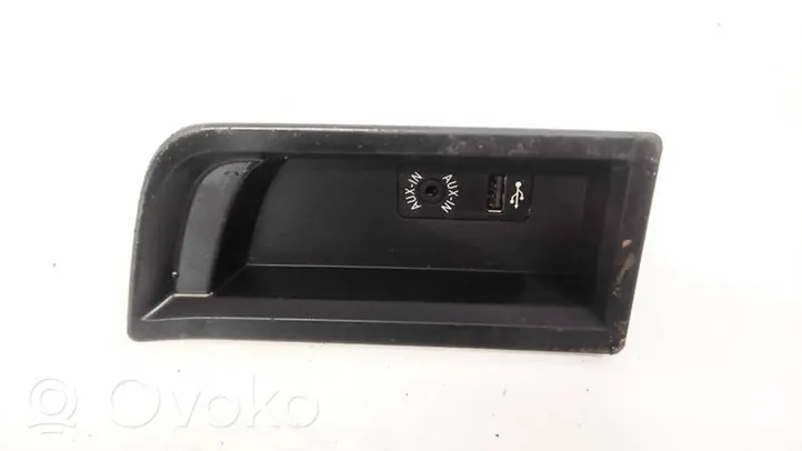 BMW 3 F30 F35 F31 USB savienotājs 9207358