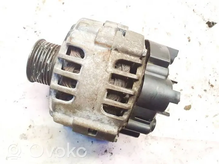 Renault Clio III Generatore/alternatore 8200654541C