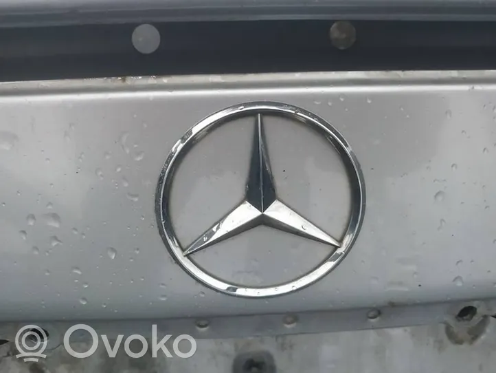 Mercedes-Benz C W203 Manufacturer badge logo/emblem 