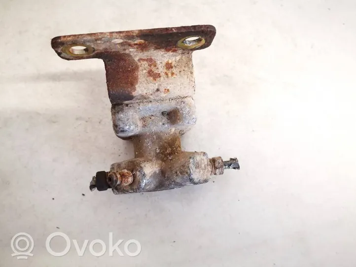 Nissan Terrano Bremžu intensitātes (svara) regulators 