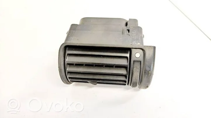 Audi A4 S4 B5 8D Griglia di ventilazione centrale cruscotto 8d1820901