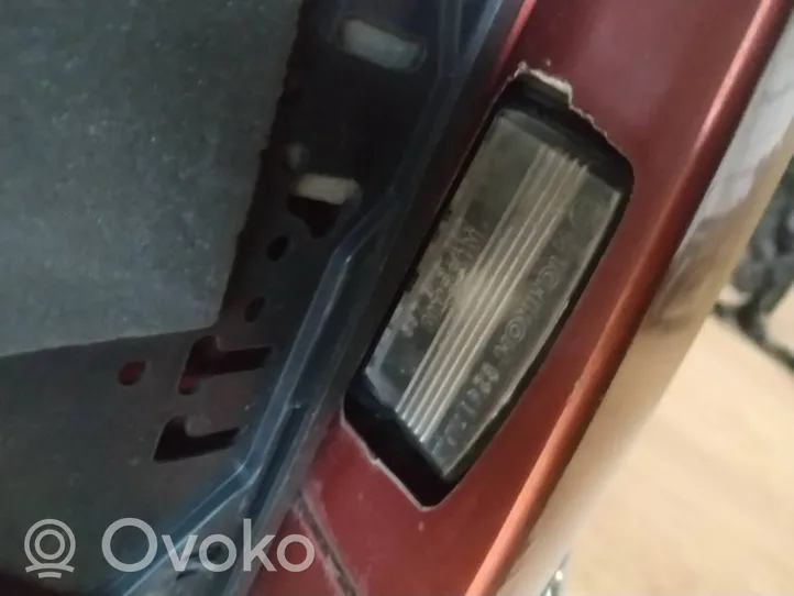 Nissan Murano Z50 Lampa oświetlenia tylnej tablicy rejestracyjnej 