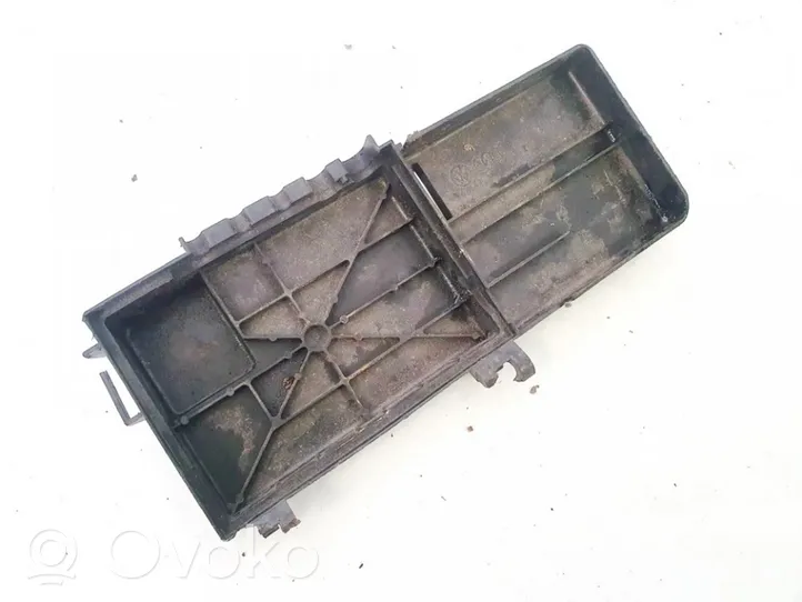 Volkswagen Golf IV Fuse box cover 1j0937550