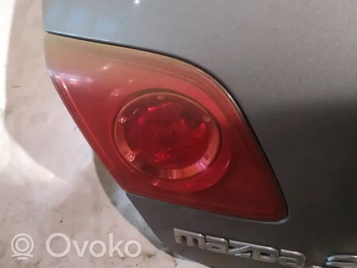 Mazda 3 I Задний фонарь в крышке 