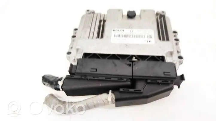 Honda CR-V Dzinēja vadības bloks 0281013635