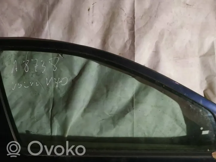 Volvo V70 priekšējo durvju stikls (četrdurvju mašīnai) 