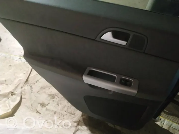 Volvo V50 Aizmugurējās durvis melynos