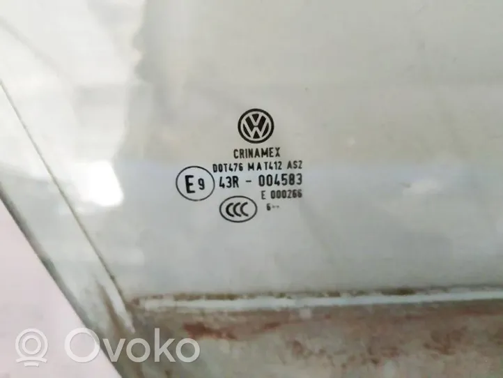 Volkswagen Jetta V Front door window glass four-door 