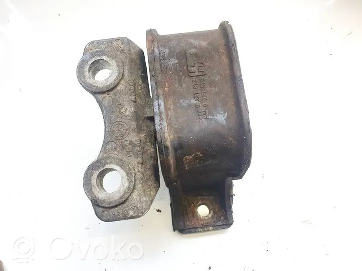 Opel Corsa C Supporto di montaggio del motore 9227878