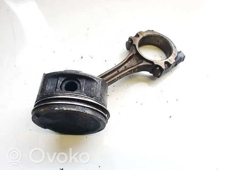 Nissan Micra Piston avec bielle 