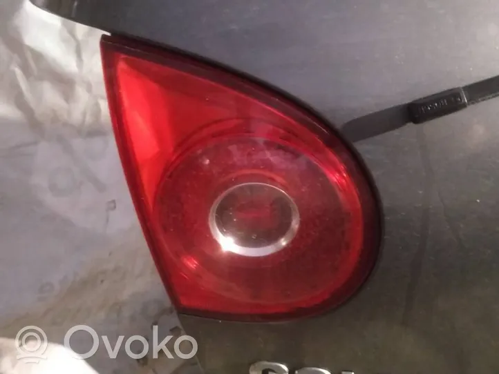 Volkswagen Golf V Lampy tylnej klapy bagażnika 