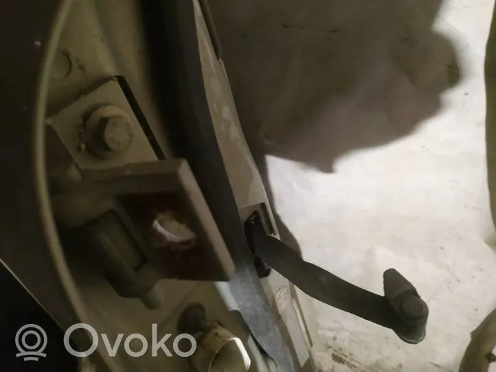 Volvo S80 Priekšpusē augšējā vira (eņģe) 