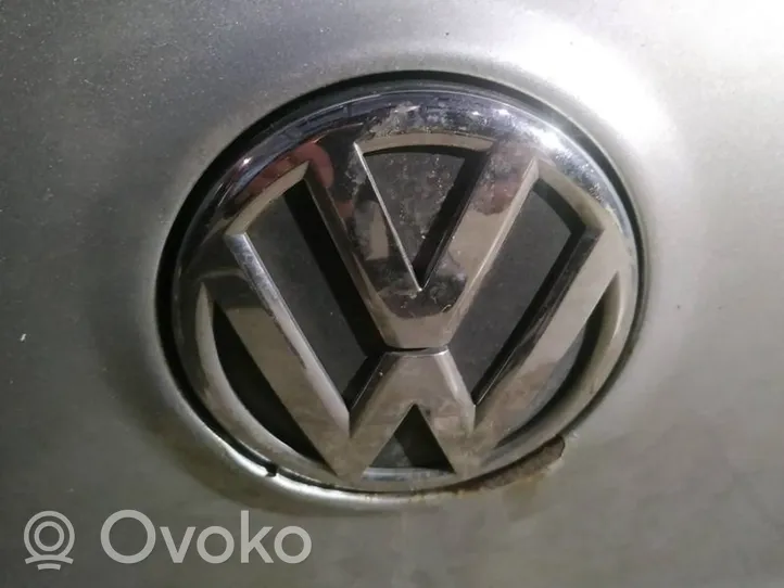 Volkswagen Golf VI Takaluukun ulkopuolinen lukko 