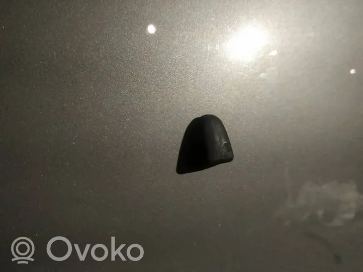 Volvo V50 Dysza spryskiwacza szyby przedniej / czołowej 