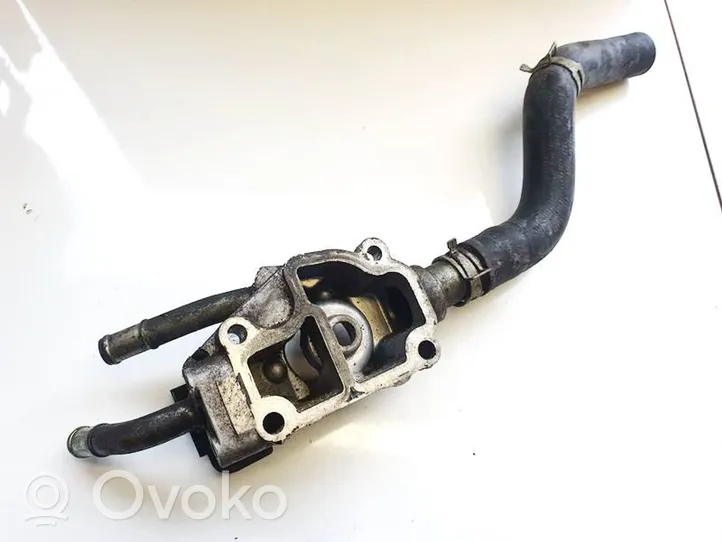 Nissan Primera Tuyau de liquide de refroidissement moteur 130499f600