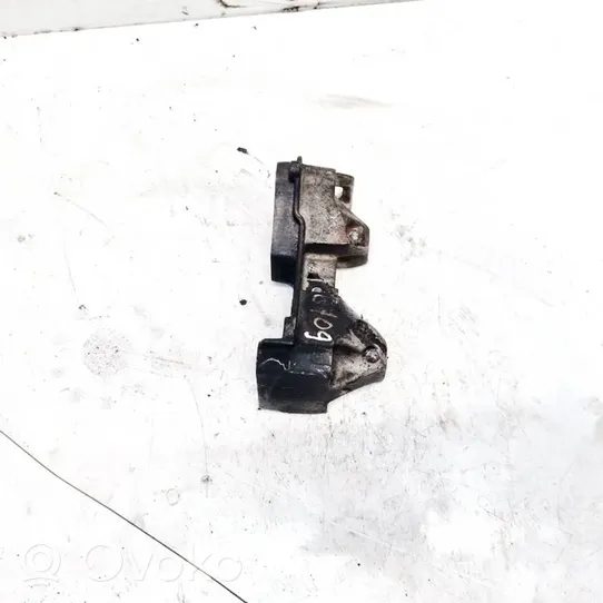 Citroen C4 I Engine mounting bracket 9681861680