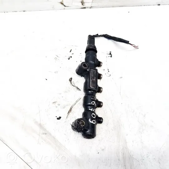 Citroen C4 I Fuel main line pipe 9654592680