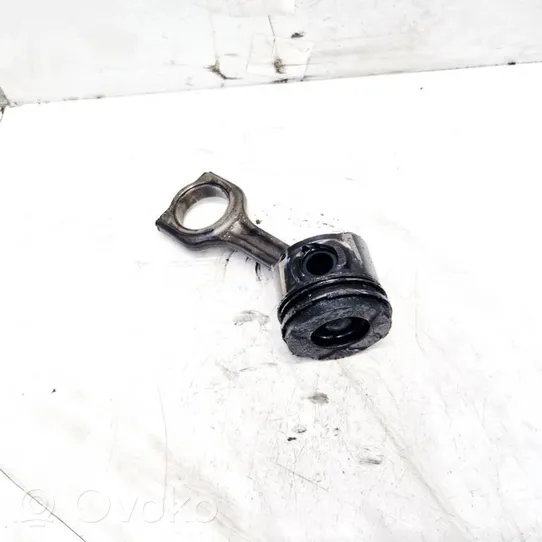 Citroen C4 I Piston with connecting rod 