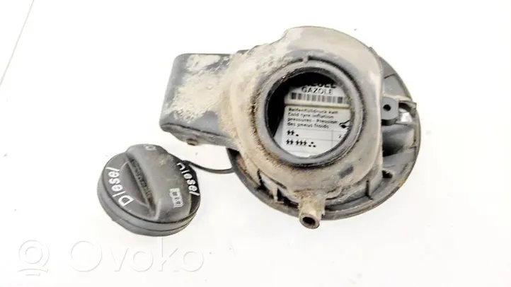 Volkswagen PASSAT B6 Bouchon, volet de trappe de réservoir à carburant 1K0010497C