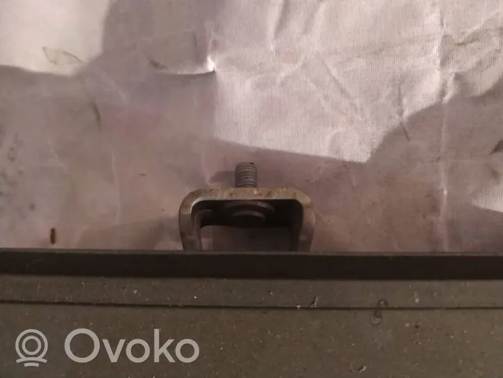 Skoda Octavia Mk2 (1Z) Zawias klapy tylnej bagażnika 