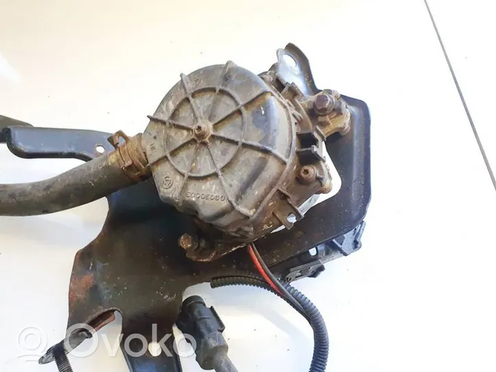 Renault Laguna I Secondary air pump 7700873330