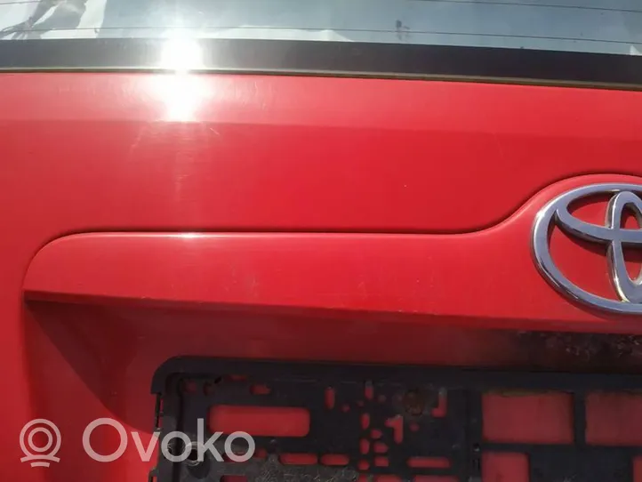 Toyota Corolla E120 E130 Takaluukun rekisterikilven valon palkki 