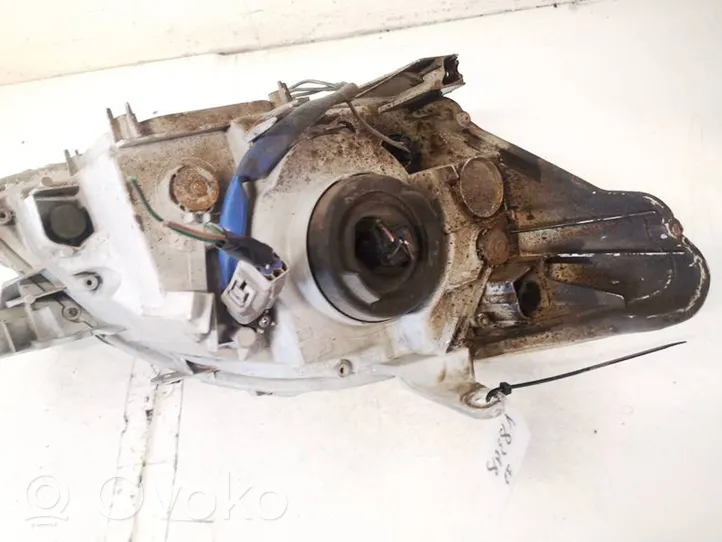 Toyota Yaris Lampa przednia 