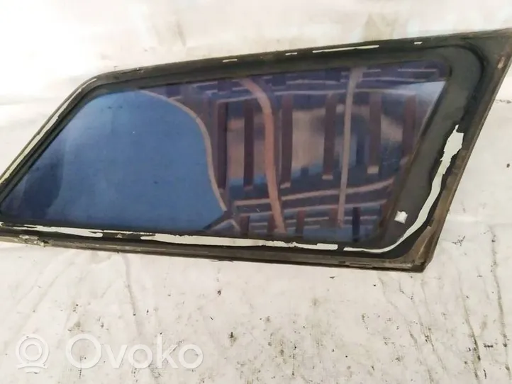 Volvo V50 Fenêtre latérale avant / vitre triangulaire 