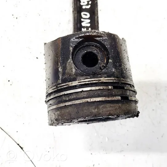 Renault Laguna I Piston with connecting rod 